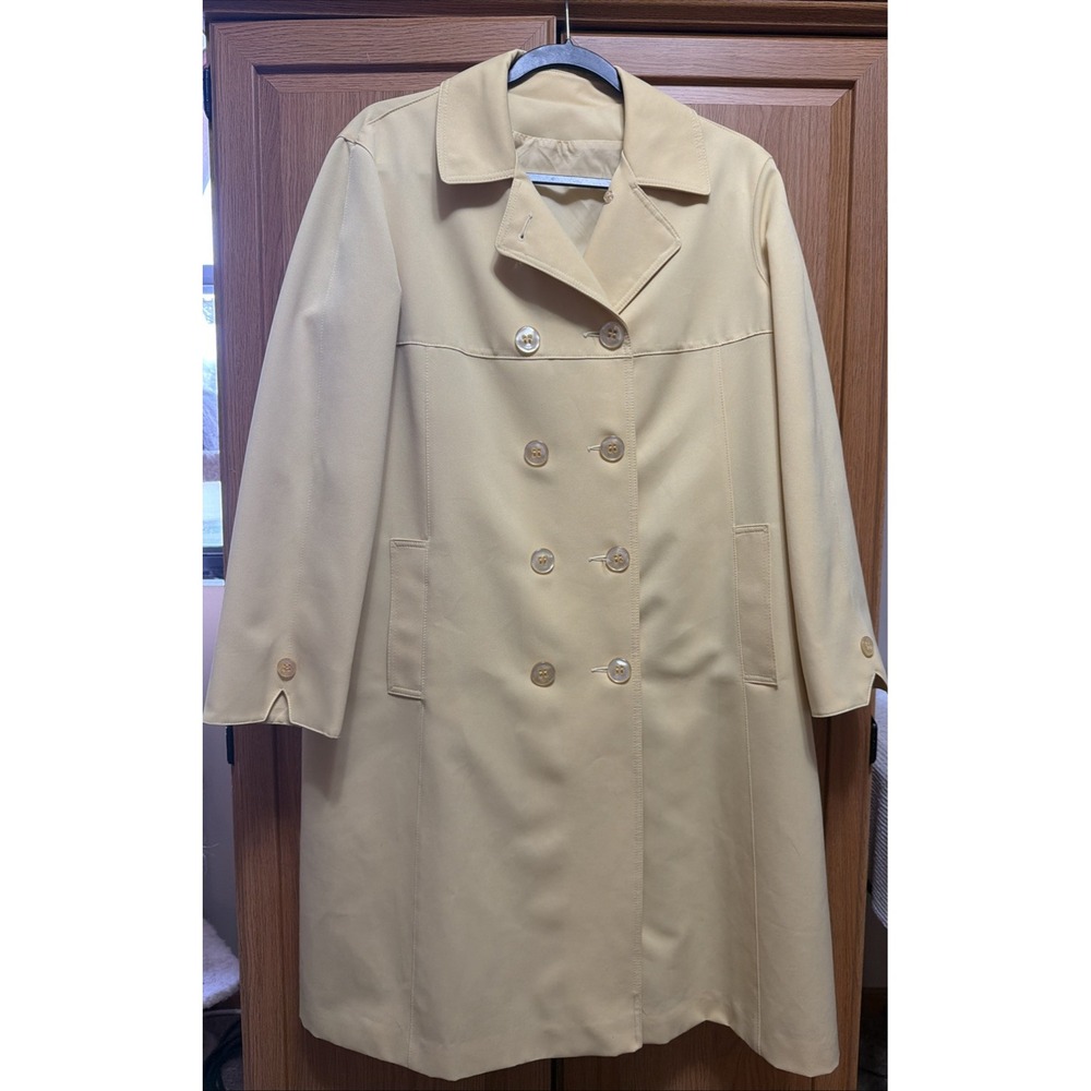 Vintage Forecaster of Boston Polyester Pale Yellow Lined Raincoat Overcoat